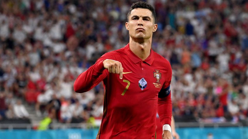 Cristiano Ronaldo em ação durante jogo contra a França, pela Eurocopa 2020 / Photo by Tibor Illyes - Pool/Getty Images