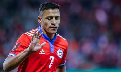 Alexis Sánchez, do Chile, gesticula durante partida entre Chile e Venezuela pelas Eliminatórias da Copa do Mundo do Catar 2022, no Estádio San Carlos de Apoquindo