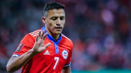 Alexis Sánchez, do Chile, gesticula durante partida entre Chile e Venezuela pelas Eliminatórias da Copa do Mundo do Catar 2022, no Estádio San Carlos de Apoquindo