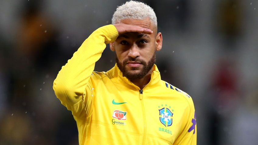 Neymar antes do jogo entre Brasil e Colômbia pelas Eliminatórias Sul-americanas para a Copa do Catar / Photo by Alexandre Schneider/Getty Images