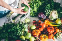 Alimentos sobem 1% no IPCA-15; legumes acumulam alta de 33% no varejo