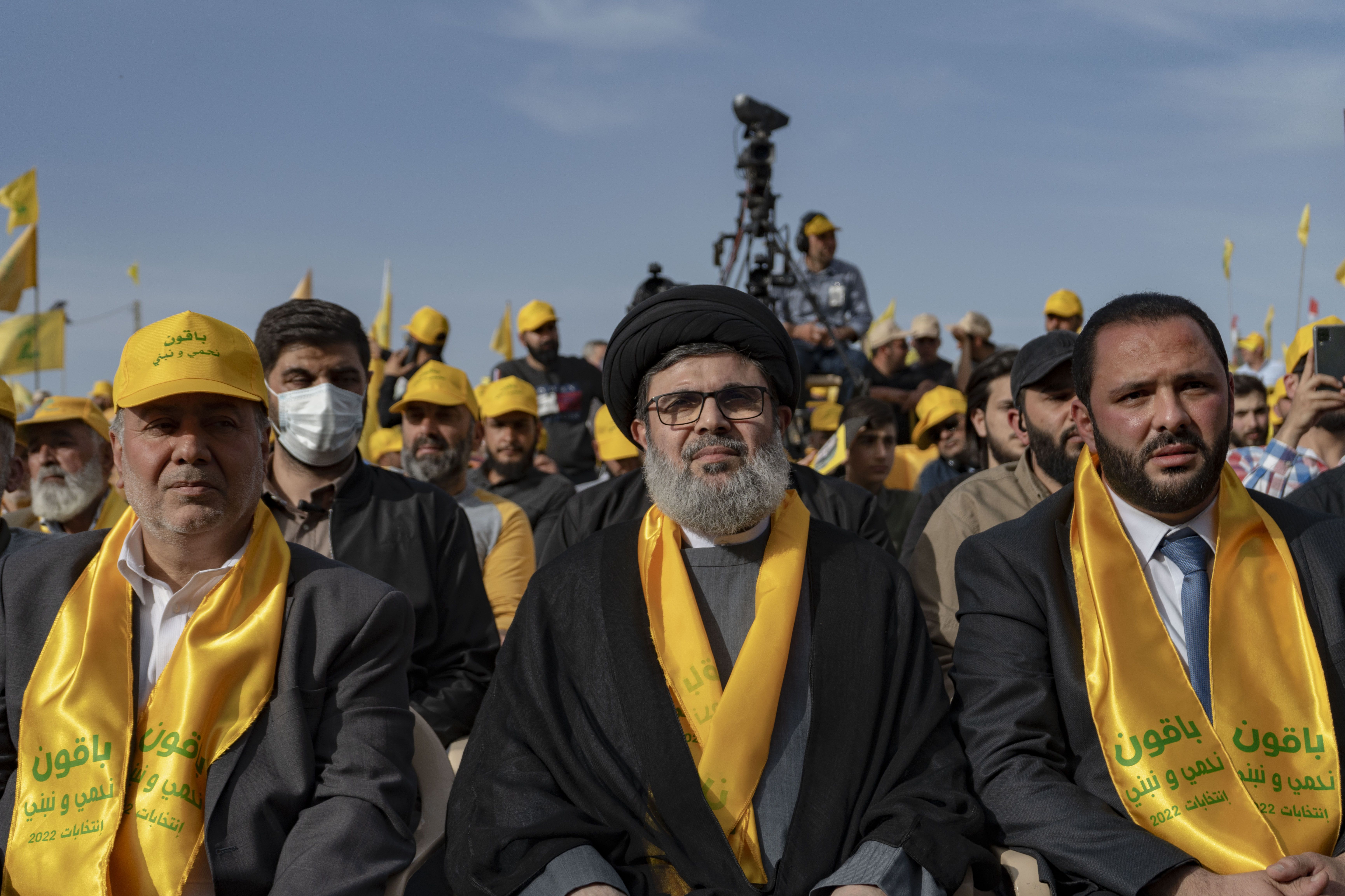 Autoridade do Hezbollah diz que grupo não sabe nada sobre ataque a Rushdie
