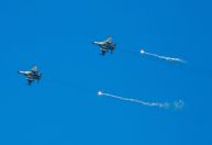 Na expectativa por fim de exercícios militares chineses, Taiwan reabre espaço aéreo