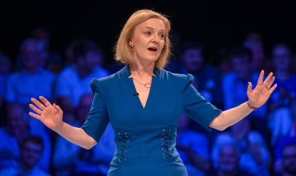 Liz Truss deve ser eleita premiê do Reino Unido nesta segunda-feira (5); entenda