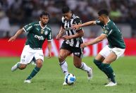 Executivo do Palmeiras revela motivo de Hulk não acertar com clube do coração