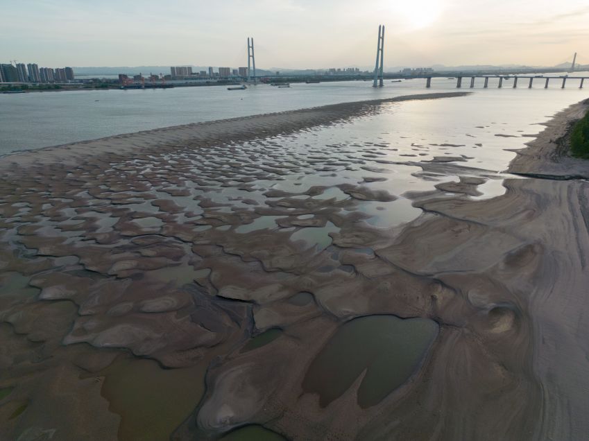 Vista aérea da seção de Jiujiang do rio Yangtze em 13 de agosto de 2022 em Jiujiang, / VCG via Getty Images