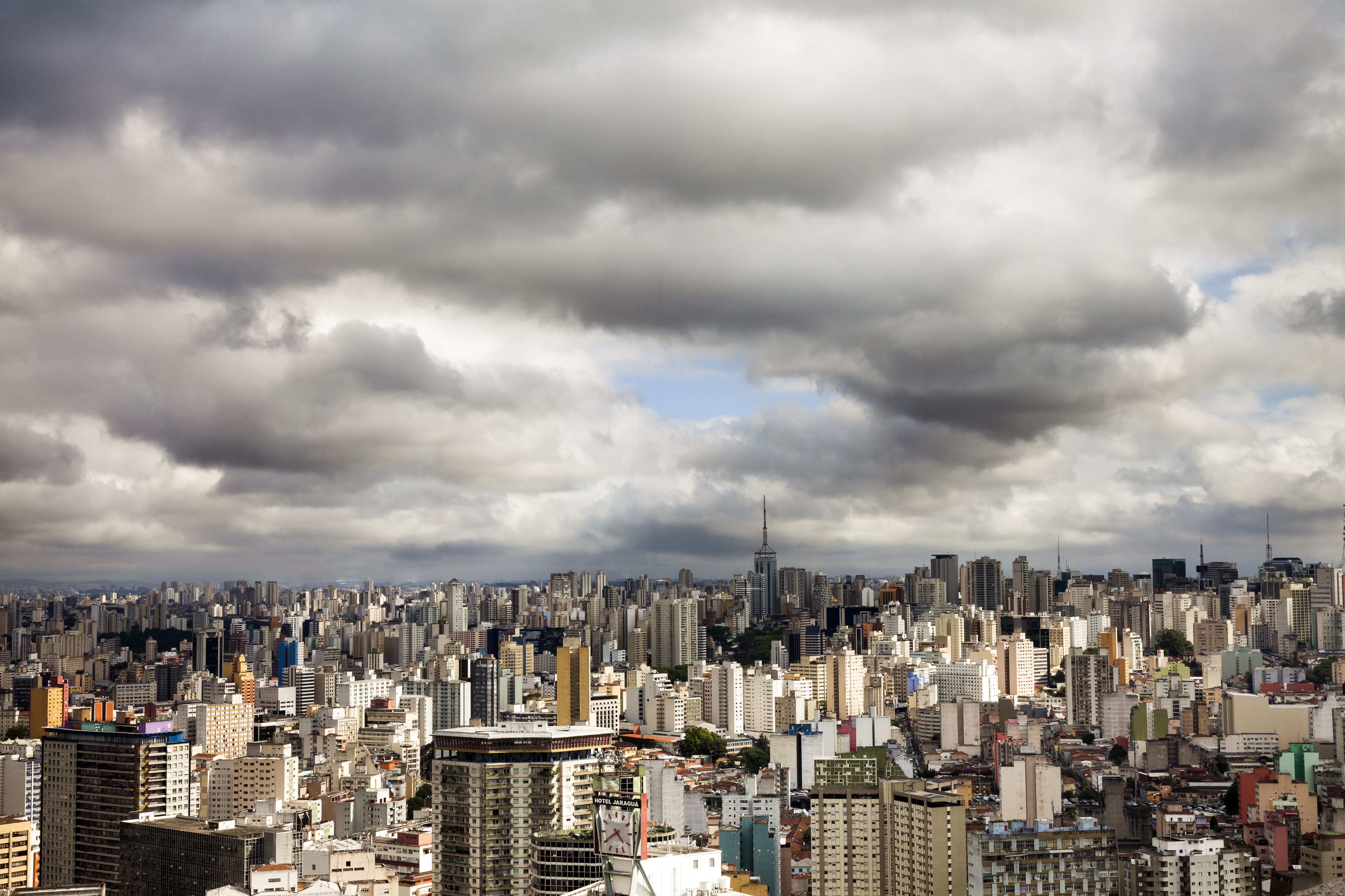 Nuvens sobre o céu de São Paulo