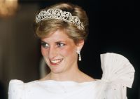 Estilista recria vestido de noiva reserva de Princesa Diana para museu