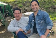Integrante do New Kids on the Block se casa com o namorado nos EUA