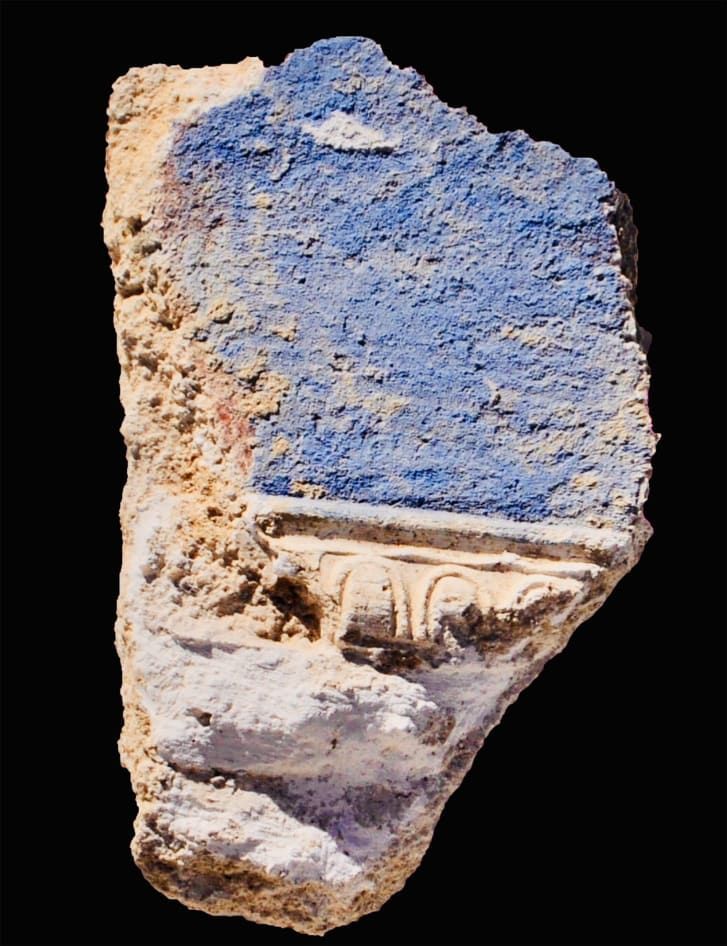 Um fragmento encontrado com tinta azul-celeste / Marco Giglio/Università di Napoli L'Orientale