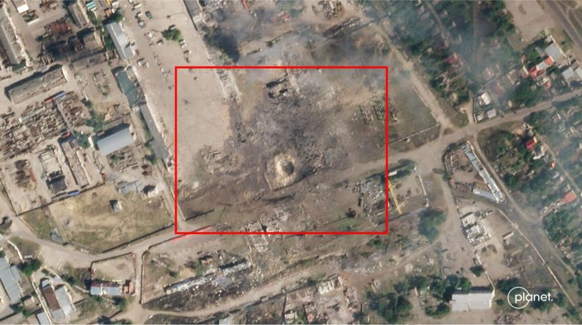 As consequências do ataque com HIMARS no armazém de Nova Kakhovka em 12 de julho. / Planet Labs, SkySat