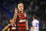 Pedro treina pela primeira vez no Flamengo após soco do preparador Pablo Fernández