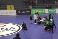 Jogadoras descobrem morte de Pietra Medeiros em quadra e entram em choque