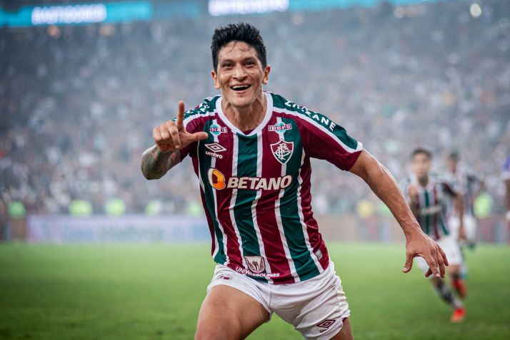 Germán Cano, do Fluminense, comemora após marcar o gol de empate na partida de volta contra o Fortaleza/ THIAGO MENDES/W9 PRESS/ESTADÃO CONTEÚDO