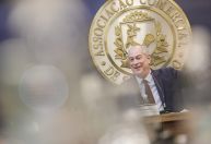 Ciro diz que, se eleito, irá taxar grandes fortunas e implementar imposto único