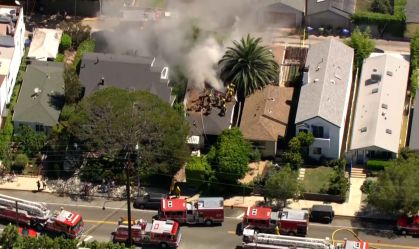 Anne Heche está sob investigação por dirigir embriagada e atropelamento, diz polícia