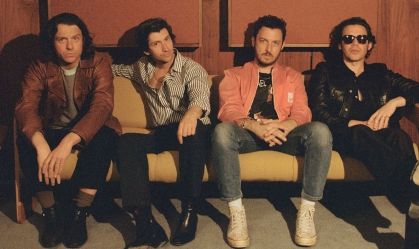 Arctic Monkeys anuncia lançamento de novo álbum para outubro