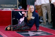 Antes de chegar ao Rock in Rio, Avril Lavigne ganha estrela na “Calçada da Fama”