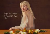Carly Rae Jepsen anuncia novo álbum para outubro: “The Loneliest Time”