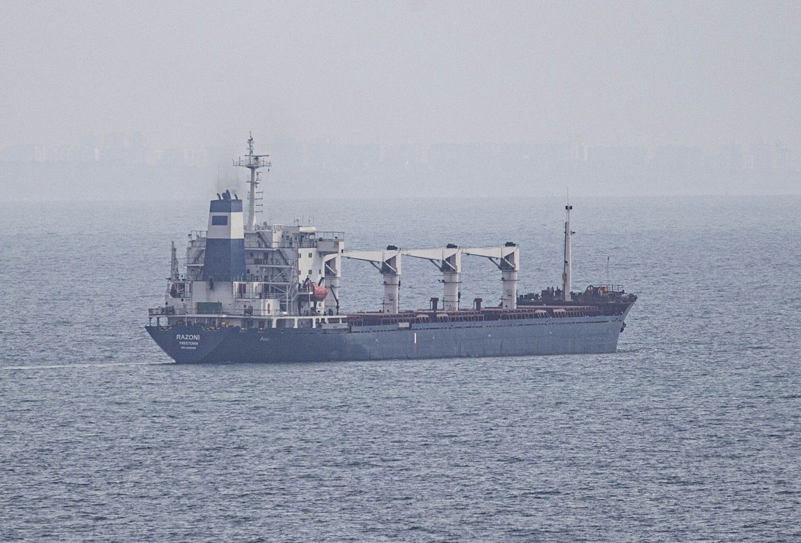 O Razoni parte do porto de Odessa, na Ucrânia, em 1º de agosto