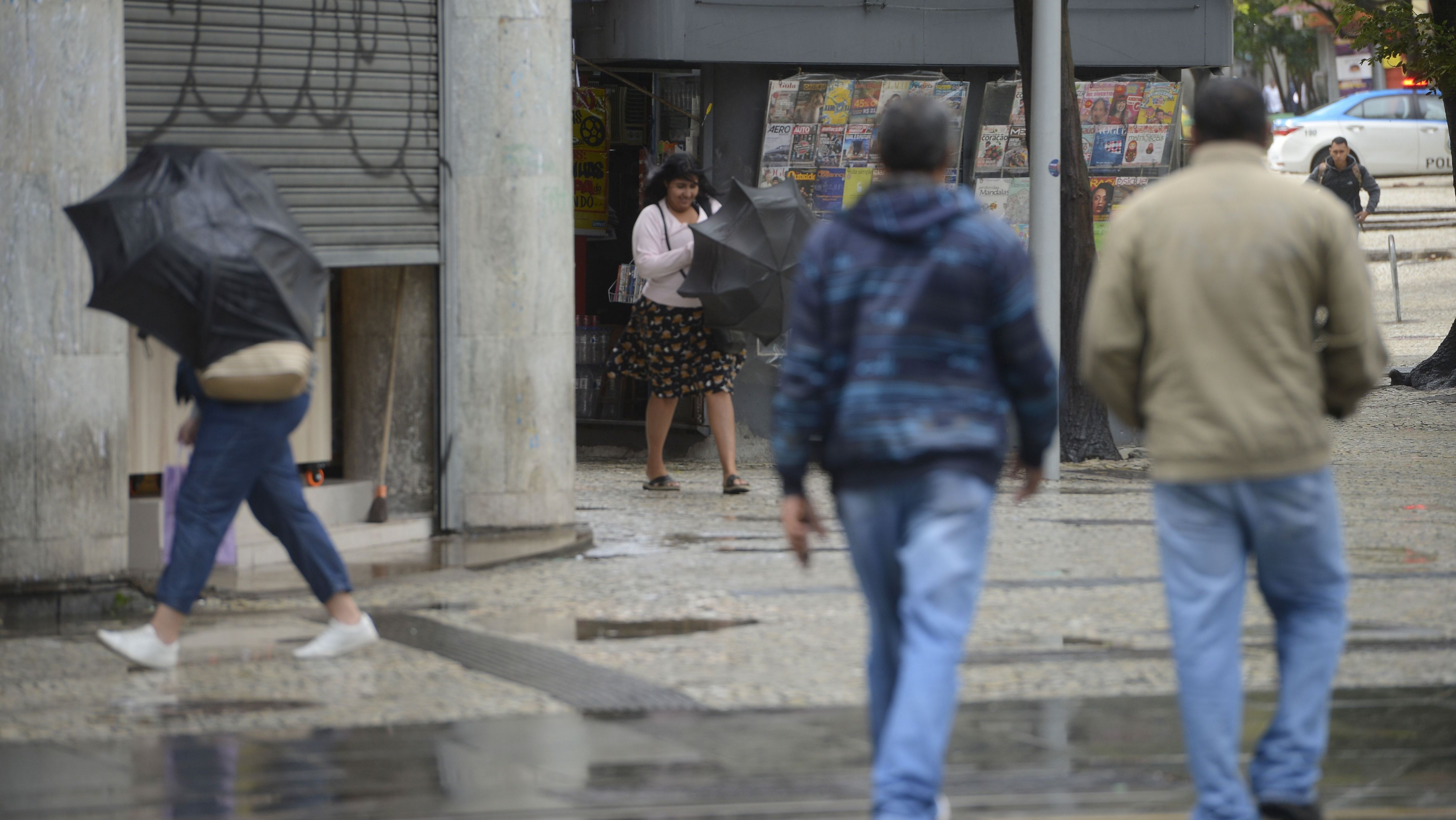 Passagem de frente fria faz cair a temperatura no Rio de Janeiro | frio | chuva | clima | tempo | previsão |