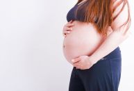 Inseminação caseira para engravidar cresce no Brasil; entenda os riscos
