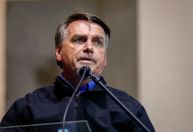 Flávio afirma que Bolsonaro voltará ao Brasil dia 15, apaga postagem e diz que data não está confirmada
