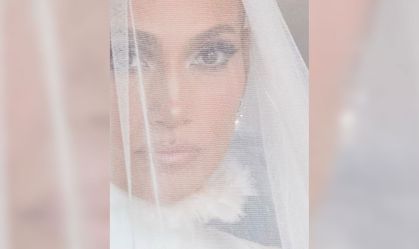 Jennifer Lopez compartilha o vestido de seu casamento com Ben Affleck