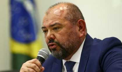 Senador quer dados financeiros de ex-ministro do Bolsonaro na CPMI do INSS
