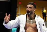 Mãe de Leandro Lo presta homenagem ao filho nas redes sociais