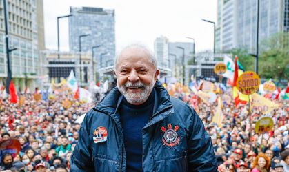 Lula em ato de campanha no Vale do Anhangabaú, no centro de São Paulo, em 20 de agosto