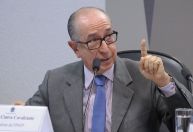 Pix e cartões: repercussão negativa é “histeria desnecessária”, diz Marcos Cintra à CNN