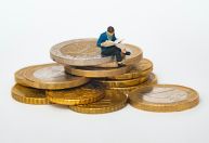 13º deve injetar R$ 250 bi na economia; trabalhadores recebem 1ª parcela nesta quarta