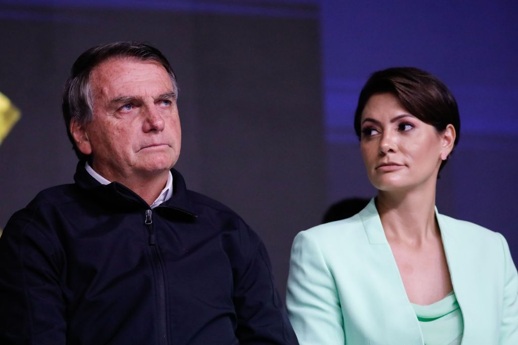 Troca de cirurgião de Bolsonaro foi decisão de Michelle | Blogs | CNN Brasil