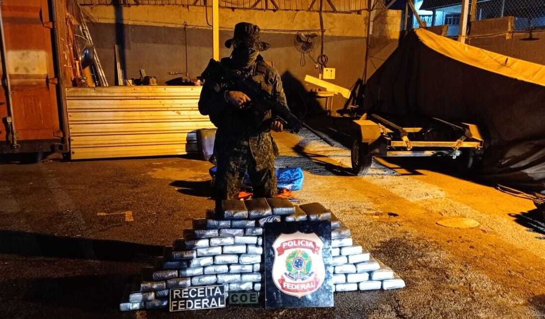 PF retira 64 kg de cocaína de navio / Foto: Polícia Federal