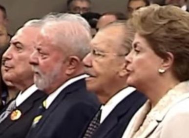 Ex-presidentes Michel Temer (MDB), Luiz Inácio Lula da Silva (PT), José Sarney (MDB) e Dilma Rousseff (PT) na posse do ministro Alexandre de Moraes na presidência do TSE
