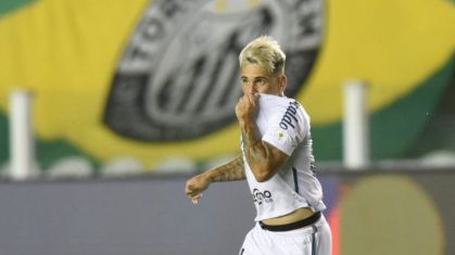 Venezuelano Yeferson Soteldo durante jogo pelo Santos FC