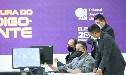 Tribunal Superior Eleitoral (TSE) - Inspeção Código Fonte das urnas eleitorais pelas Forças Armadas
