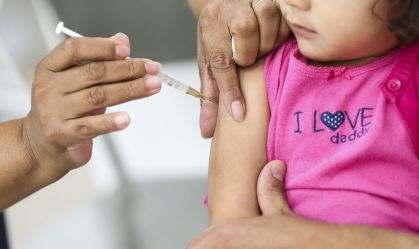 Sem gotinha: entenda como fica novo esquema vacinal contra a pólio