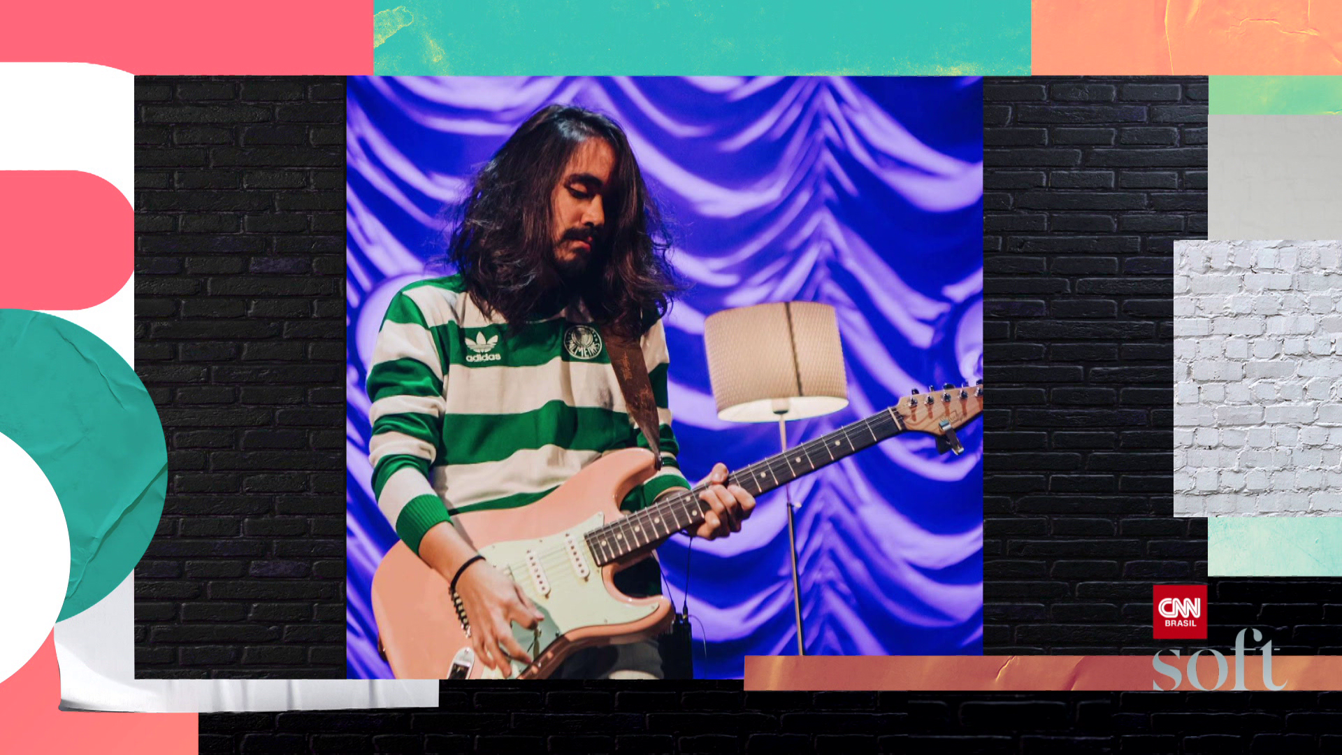 Guitarrista brasileiro Mateus Asato