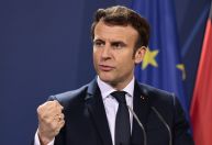 França considera proteger aliados europeus com arsenal nuclear, diz Macron