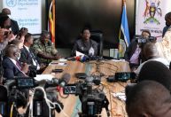 Criança morre enquanto mais 11 casos de Ebola são identificados na Uganda
