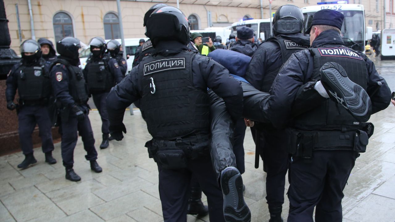 220926032936-russia-dagestan-protests-mobilization-intl-hnk-0926