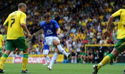 Ex-jogador da Premier League inglesa é convocado para lutar contra a Ucrânia
