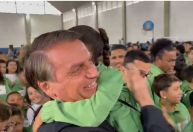 Bolsonaro cumpre agenda na Baixada Santista e visita instituto de Neymar