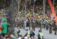 Desfiles marcam o Bicentenário da Independência pelo país; veja imagens