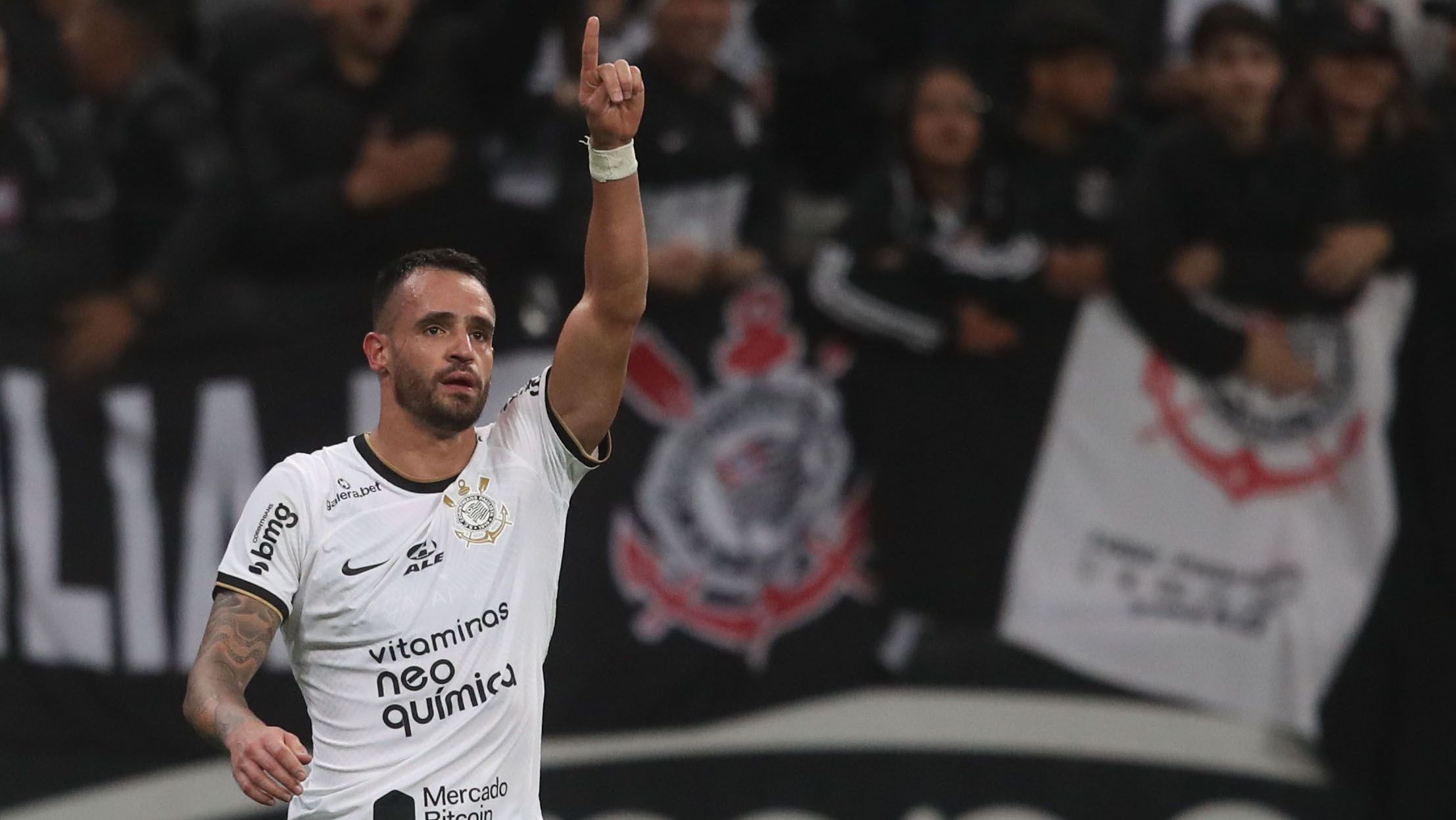 Renato Augusto fez história com a camisa do Corinthians