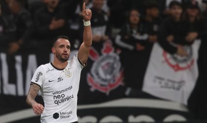 Corinthians confirma saída de Renato Augusto: "Obrigado, Rei"