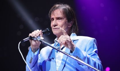 Roberto Carlos: Fãs descobrem show cancelado na porta do Pacaembu