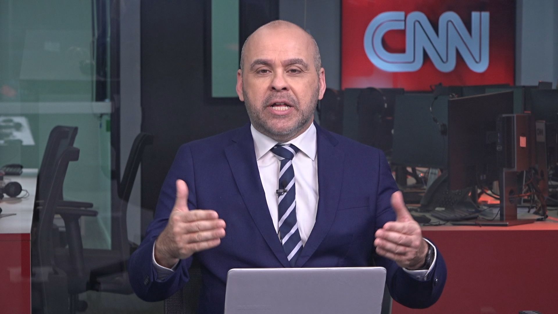 Alexandre Borges, comentarista da CNN